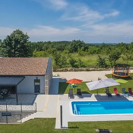 Levak Feriehus Skropeti